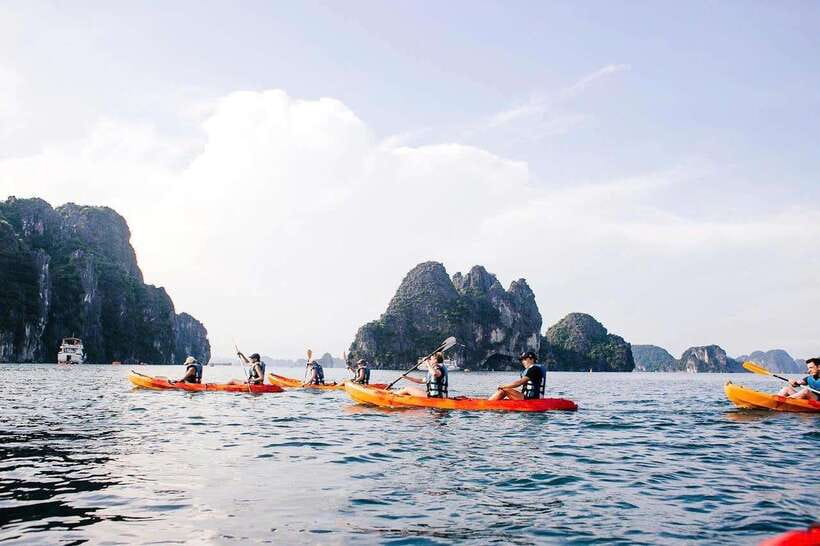 Halong Bay Luxury Cruise: Kayak&Swim,Cave, Party BEST SELLER - Onboard comfort details: Jacuzzi and towel, plus rules