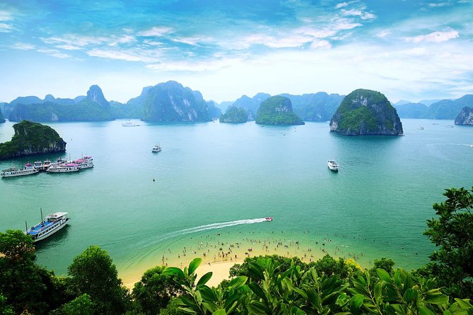 Halong Bay Luxury Cruise one day Tours - Bo Hon, Surprising Cave, and Luon Cave by Kayak or Bamboo Boat