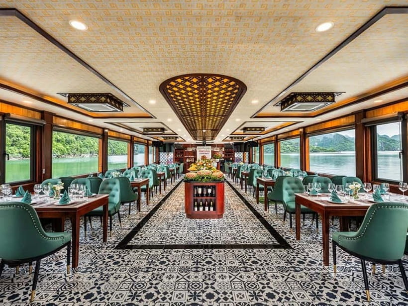 Halong Bay Luxury Cruise with Kayaking & Lunch Buffet - Lunch Buffet on the Water: What’s Included and How to Handle It