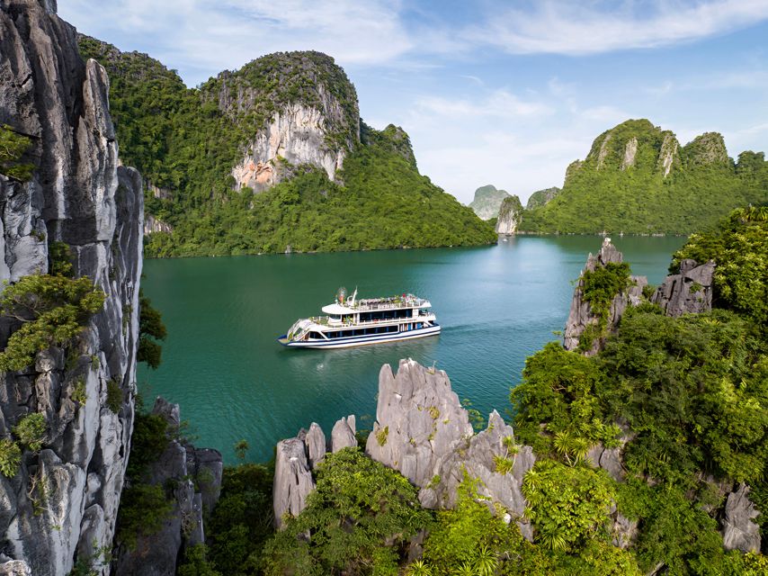 Halong Bay Luxury Cruise with Kayaking & Lunch Buffet - Sung Sot Cave (Surprise Cave): The Stop You’ll Be Happy They Scheduled
