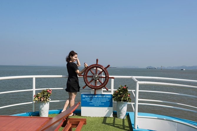 Halong Bay Luxury Day Trip (8Hours) - Cruising Lan Ha and Ha Long Bay: Views, Mangroves, and Timing