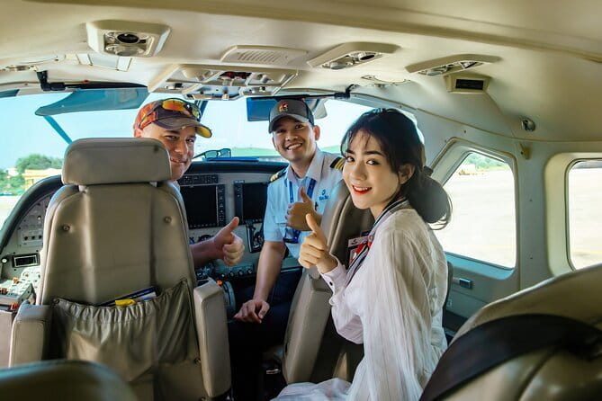 Halong Bay Sightseeing with Seaplane 25 Minutes on the Sky - In the air: the route over Dau Be, Cong Do, and Bo Hon