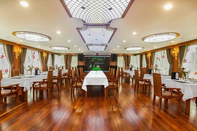 Halong Calypso Cruise 2d1n-All Inclusive Cruise with Transfer - The Calypso cabin: balcony comfort and enough space to breathe