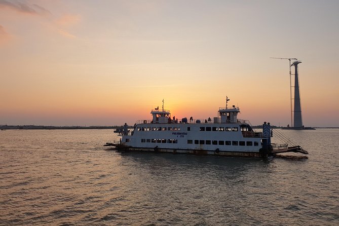 HaLong - LanHa Bay 2 Nights with La Pandora Boutique Cruises - Day 2 Sunrise Tai Chi, Kayaking Time, and Van Boi Beaches