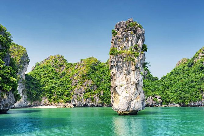 Halong Luxury Cruise Full Day Tour from Hanoi: All Inclusive - Luon Cave, Kayaking, or Bamboo Boat: Moving Through the Water