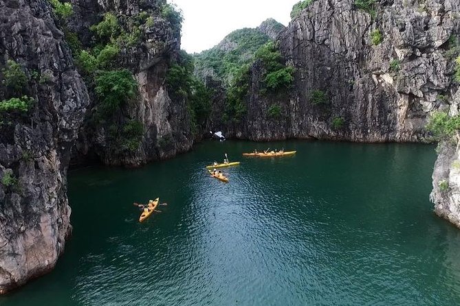 Halong Luxury Cruise Full Day Tour from Hanoi: All Inclusive - Crowds, Overlap, and the Shared-Cruise Reality