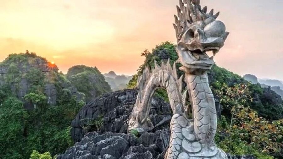 Hanoi: 2-Day Tour to Ninh Binh & Halong Bay With Transfer - Sunset party on the boat, red wine and snack-style comfort