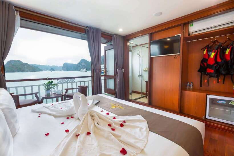 Hanoi: 3-Day Ninh Binh, Ha Long, & Lan Ha Bay Luxury Cruise - Day 1 in Ninh Binh: Hoa Lu, Tam Coc bamboo boat, and the Mua Cave stair climb