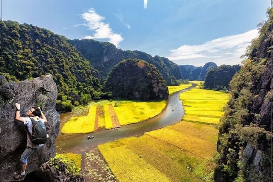 Hanoi: 3-Day Ninh Binh to Bai Tu Long Bay Tour and Cruise - Vung Vieng and Bai Tu Long Bay, kayaking, swimming, and the optional sauna pause