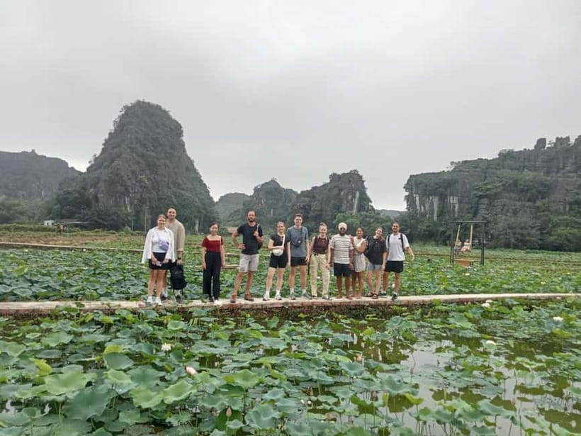Hanoi: 3Days: Lan Ha bay: classic cruises & Ninh Binh trip - Day 2 Viet Hai village by bike, then transfer toward Ninh Binh