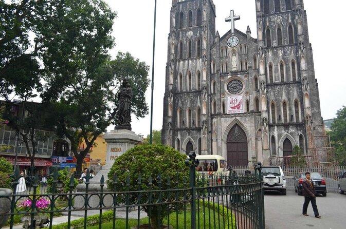 Hanoi: 7 Tasting Street Food Walking Tour and Train Street - Key highlights to know before you go