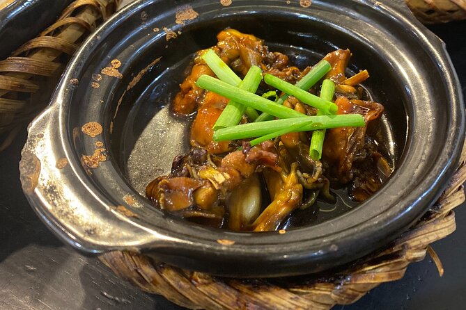 Hanoi: 7 Tasting Street Food Walking Tour and Train Street - A Hanoi food tour that actually solves the hard part