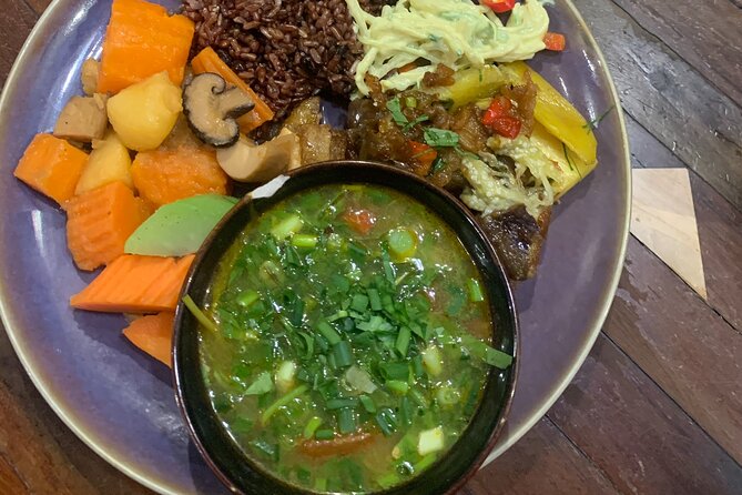 Hanoi: 7 Tasting Street Food Walking Tour and Train Street - What’s included, what’s not, and how to plan your appetite