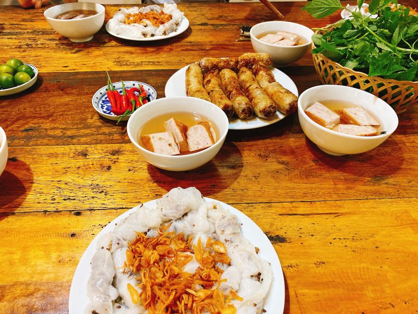 Hanoi: 7 Tastings Street Food Tour with Train Street - Optional Food Swaps That Keep the Tour Feeling Personal