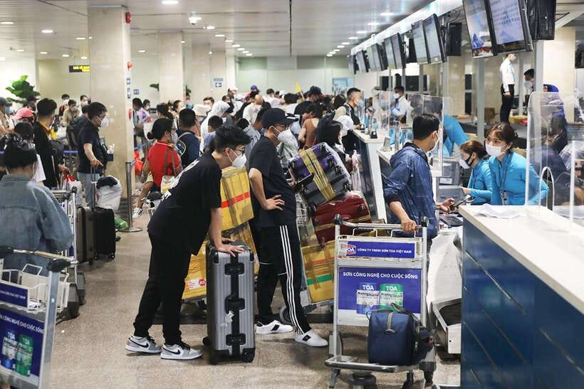 Hanoi Airport: Premium Fast Track Immigration Assistance - Getting to Your Hanoi Ride: Taxi or Private Car Escort