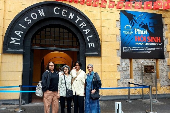 Hanoi All-In-One Tour: Highlights & Train Street & Culture & Fun - Ly Thai To Park, Hoan Kiem Lake, and Lenin Park: Hanoi in Layers