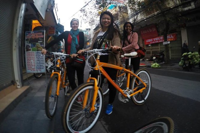 Hanoi: Amazing Morning with Bicycle - All Inclusive - Meet point, bikes, and how the ride stays manageable
