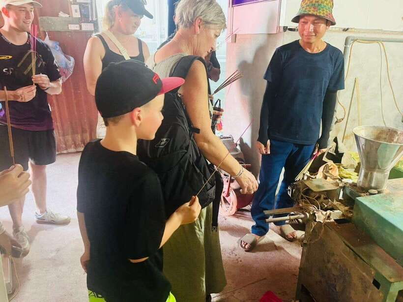 Hanoi: Artisan Tour with Incense, Hat-Making, or Ceramics - Who should book this Hanoi artisan tour?
