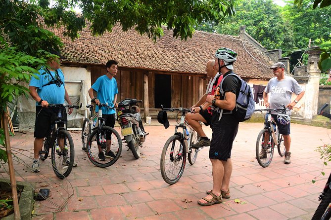 Hanoi Bicycle Tours: Half Day Bicycle Tours Hanoi Countryside - Ho Truc Bach and the lunch stop: energy, local food, and a needed reset