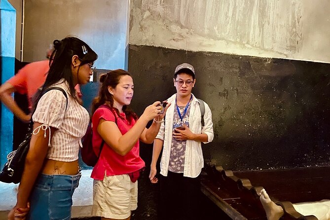 Hanoi Bike Tour with Food - Highlights & Local Life - The guide makes the difference, especially with history plus street life