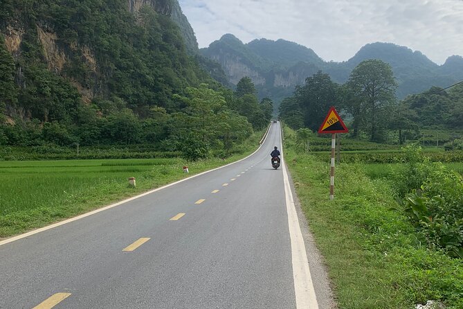 Hanoi - Cao Bang city - Ban Gioc Warterfall 2days/2nights ED7 - Motorbike rental and the road rhythm, what you should expect