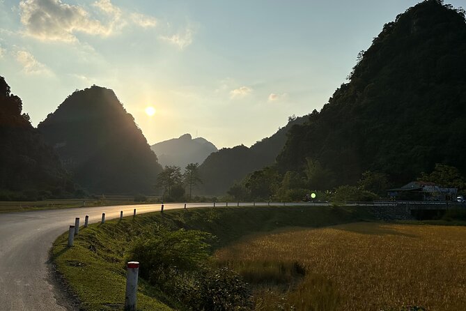Hanoi - Cao Bang city - Ban Gioc Warterfall 2days/2nights ED7 - Day 1 in Cao Bang Province: caves and crafts, then an easy night in the city
