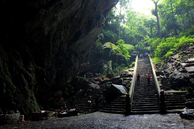 Hanoi City Half Day Private Tour included train street, meals - Lunch at 36 Ph. Hàng Gà: included, but manage your expectations