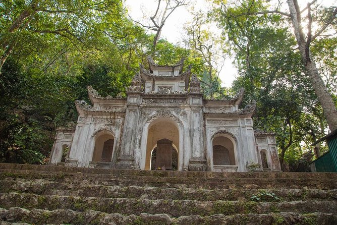 Hanoi City Half Day Private Tour included train street, meals - Tran Quoc Pagoda: where the pace feels calmer