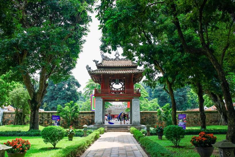 Hanoi: City Highlights Tour with Train Street & Hidden Gems - Guide quality is the secret ingredient here