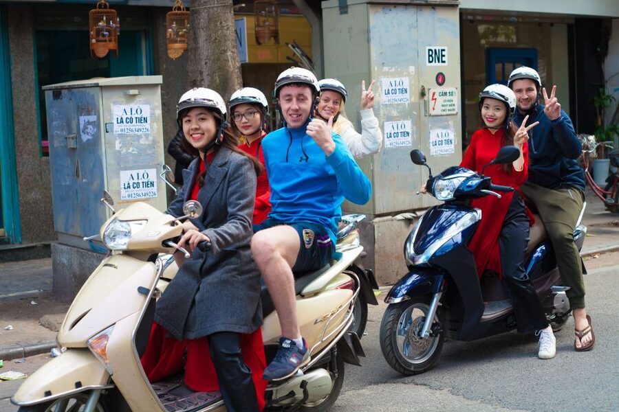 Hanoi: City Sightseeing Motorbike Tour - Lunch and the Drink Included: Eating Like You Mean It
