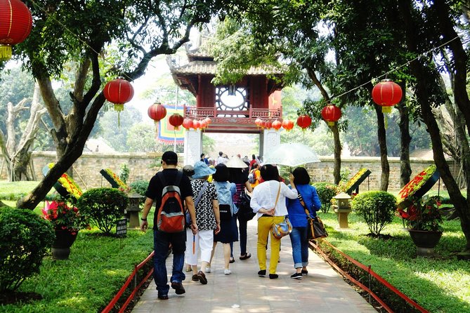 Hanoi city tour and water puppet show - Ho Chi Minh Complex: what you’ll see and the dress code to follow