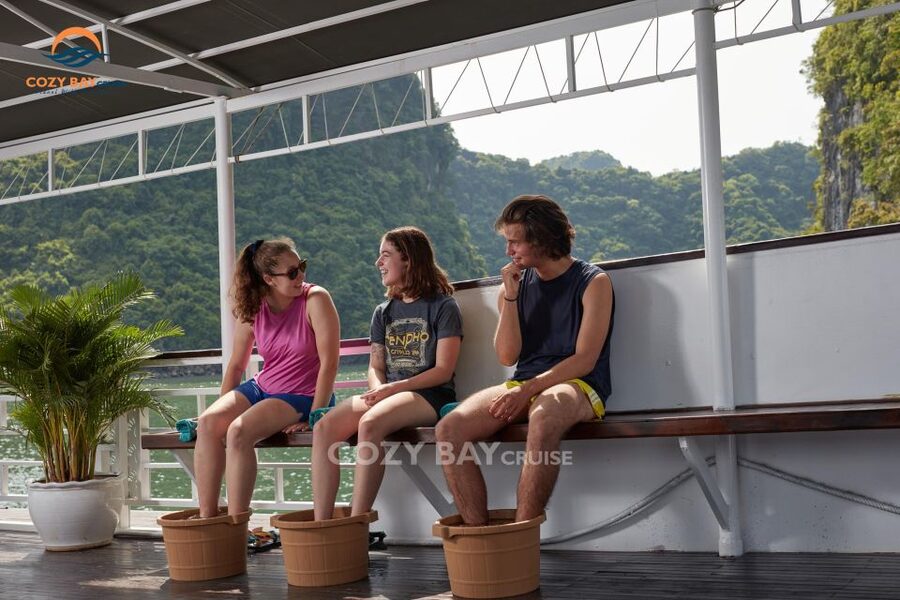 Hanoi: Cozy Halong Bay Overnight Cruise with Meals - Is $112 a good deal for this Halong Bay cruise