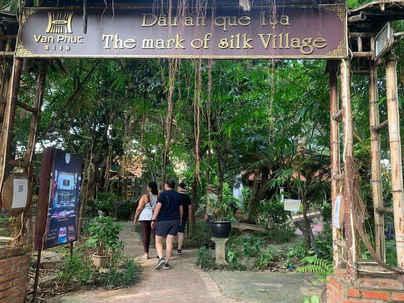 Hanoi Craft Village: Conical Hats, Incense, and Train Street - The Train Street drop-off option, a fun add-on if you time it right