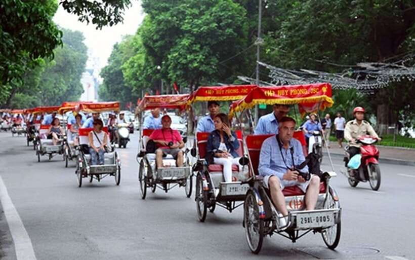Hanoi: Cyclo the Old Quarter and Egg Coffee Tour - The cyclo ride through Old Quarter streets (and why it works)