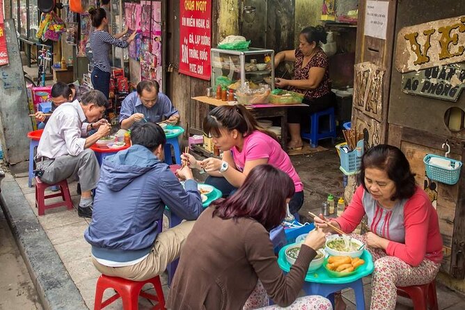 Hanoi Food & Train Street Tour - What to wear and how to set yourself up for an easy 3-4 hours