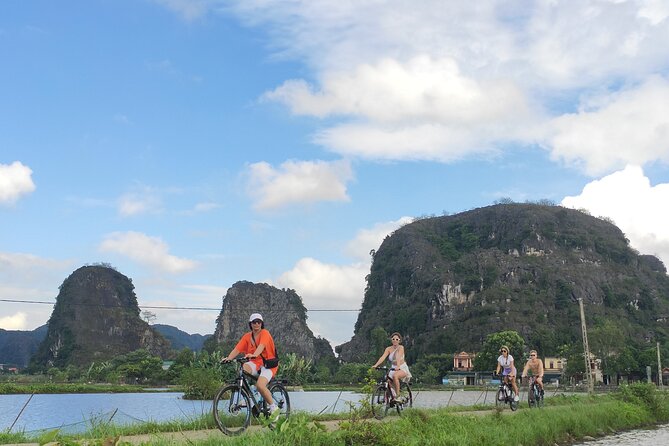 Hanoi Full Day A Private Tour With Mix of History and Activities - Lunch at 12:30 and why a set-menu matters