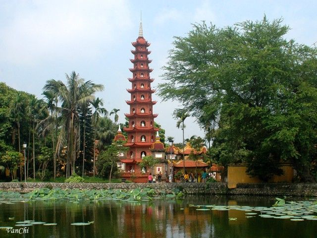 Hanoi: Full-Day City Tour and Water Puppet Show - Local lunch in the Old Quarter: included food, with room for your needs