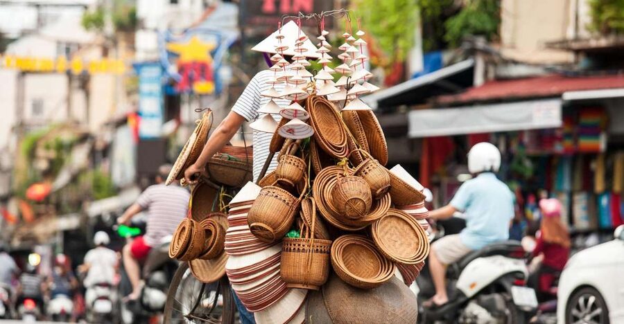 Hanoi: Full-Day City Tour with Lunch and Optional Extras - Tran Quoc Pagoda on Golden Fish Island (West Lake): calm views before the big history