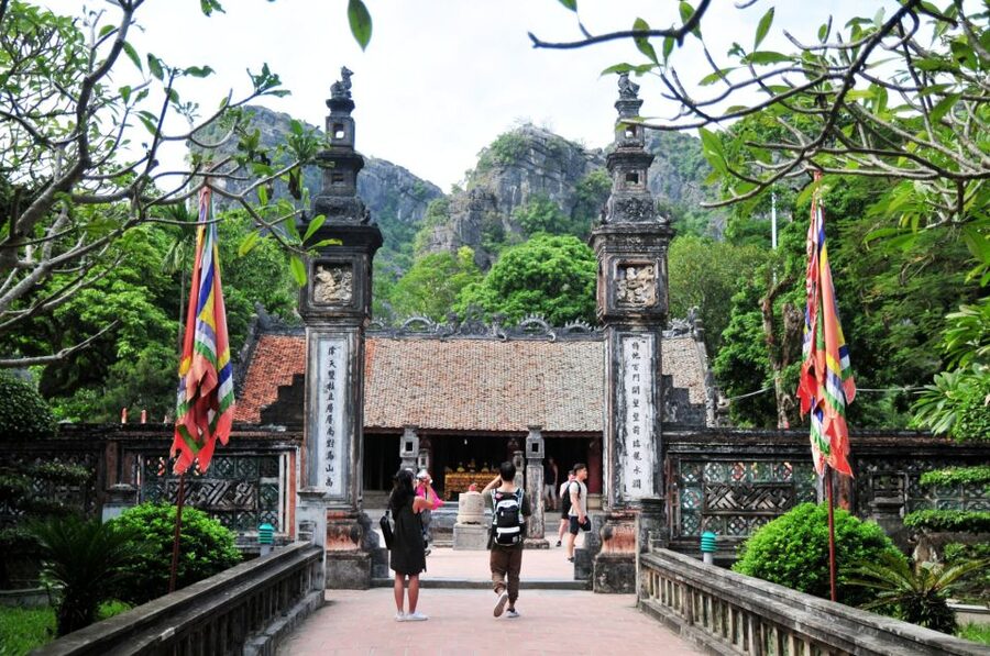 Hanoi: Full Day Guided Tour of Hoa Lu, Tam Coc, and Mua Cave - FAQ