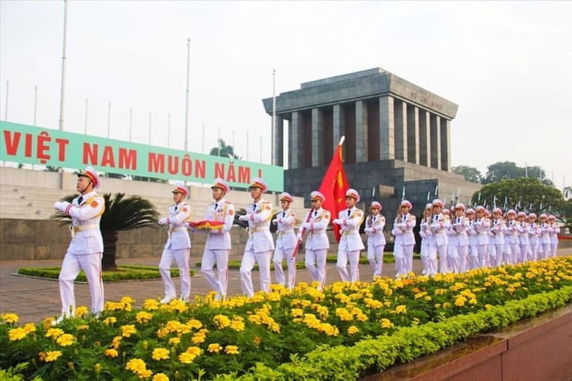 Hanoi: Full-day or Half-day Hanoi City Tour - Tran Quoc Pagoda on West Lake: the calm contrast stop