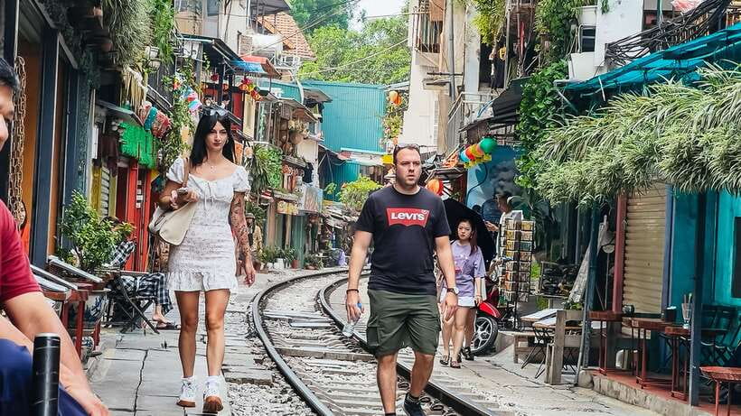 Hanoi: Guided Food Tour with Train Street Visit - Train Street Timing: What You Can Control, and What the Schedule Decides