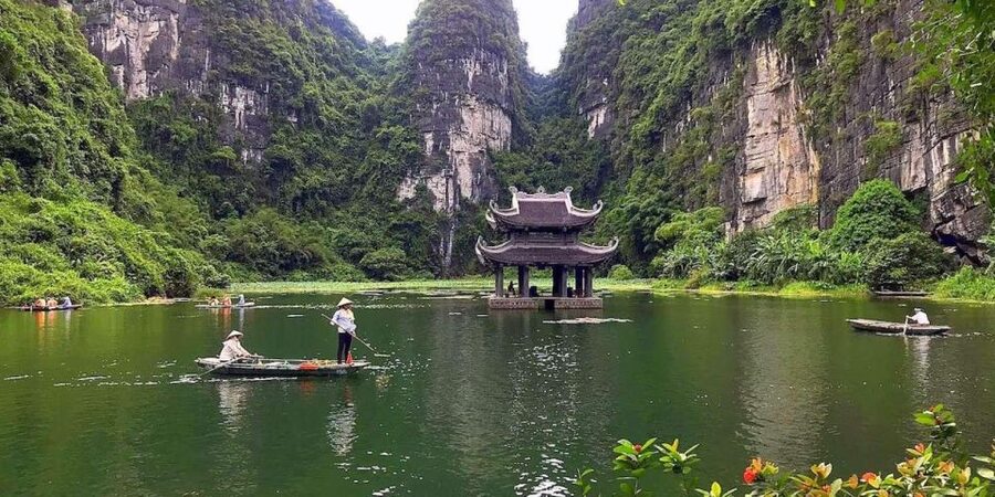 Hanoi: Guided Full-Day Hoa Lu, Trang An and Mua Cave Tour - Mua Cave and the 500 steps: earn the view over Ngo Dong