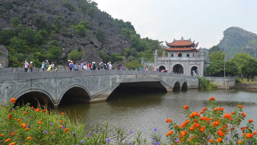 Hanoi: Guided Full-Day Hoa Lu, Trang An and Mua Cave Tour - Bike around the village, and you’ll feel the real rhythm of the area
