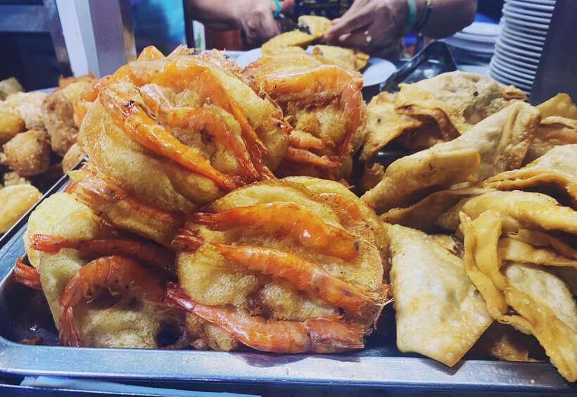 Hanoi: Guided Street Food Tour with Train Street Experience - Practical Prep: Shoes, Comfort, and the WhatsApp Step