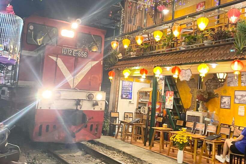 Hanoi: Guided Street Food Tour with Train Street Experience - What 3 Hours Feels Like, From Cafe Dinh to the Rails