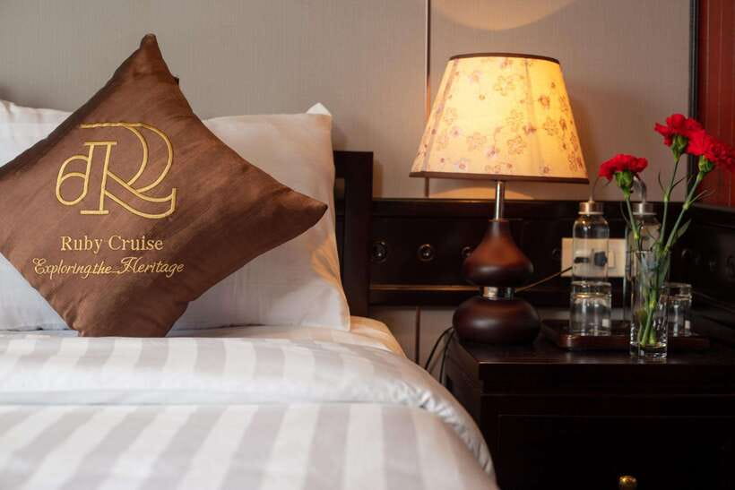 Hanoi: Ha Long Bay 2-Day 1-Night Tour by 4-star Luxury Junk - Meals and the Onboard Extras That Make the Day Feel Easy