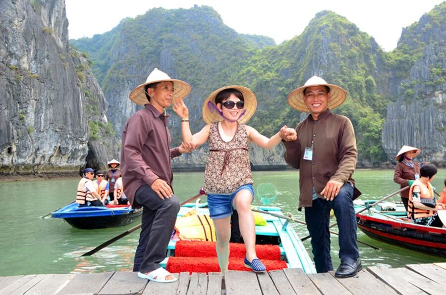 Hanoi: Ha Long Bay Cruise Day Tour visit Titop island & Cave - The full day schedule, in plain English