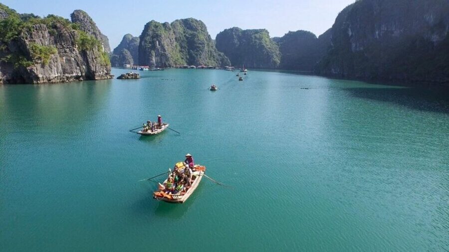 Hanoi: Ha Long Bay Cruise Day Tour visit Titop island & Cave - What to bring (and what not to forget) for cave time and kayaking