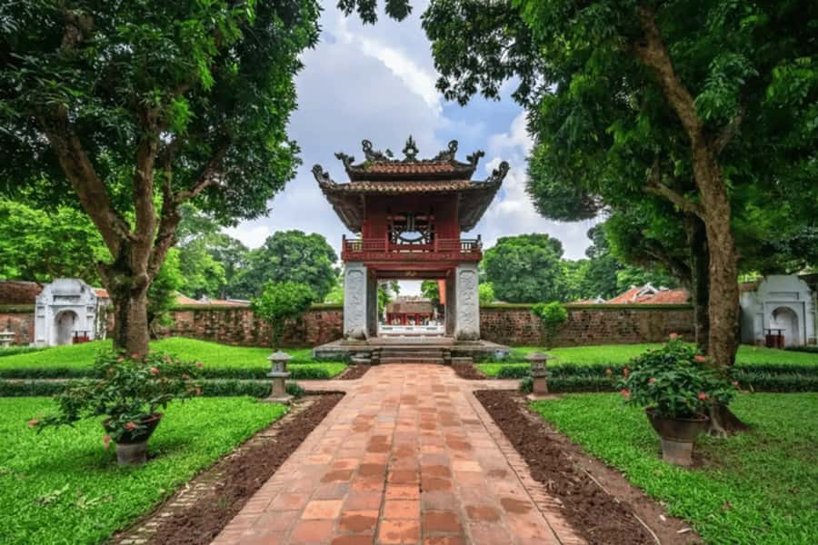 Hanoi: Half-Day City Tour with Thang Long Water Puppet Show - Thang Long Water Puppet Theatre: The 50-Minute Show That Brings It Together
