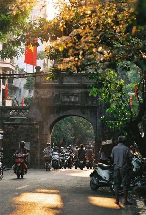 Hanoi: Half-day Private City Tour - Hoan Kiem Lake and the Opera House, with a last look at Ta Hien